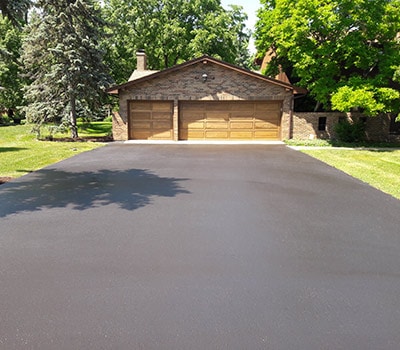 black-peal-sealcoating-eresidential alington heights Residential Driveway Sealcoating black pearl arlington Heights